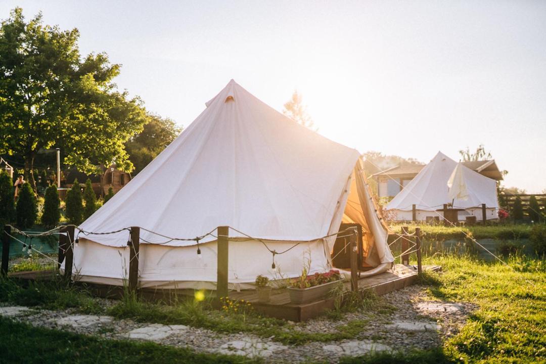 Glamping Bieszczady Z Jacuzzi I Basenem Hotell Solina  Eksteriør bilde